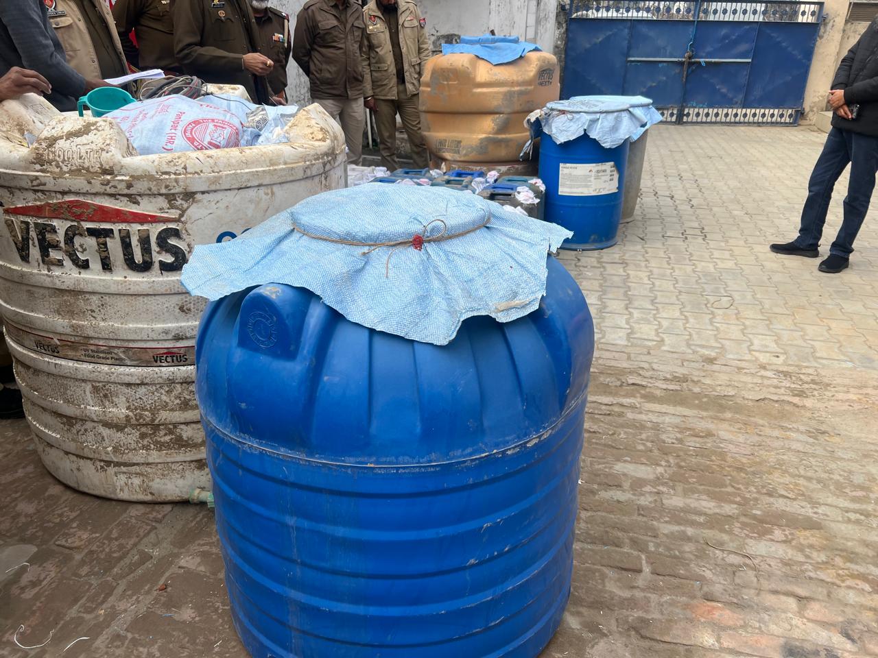 JALANDHAR RURAL POLICE SEIZE 4030 LITERS OF TOXIC CHEMICAL LIQUOR IN MEHATPUR
