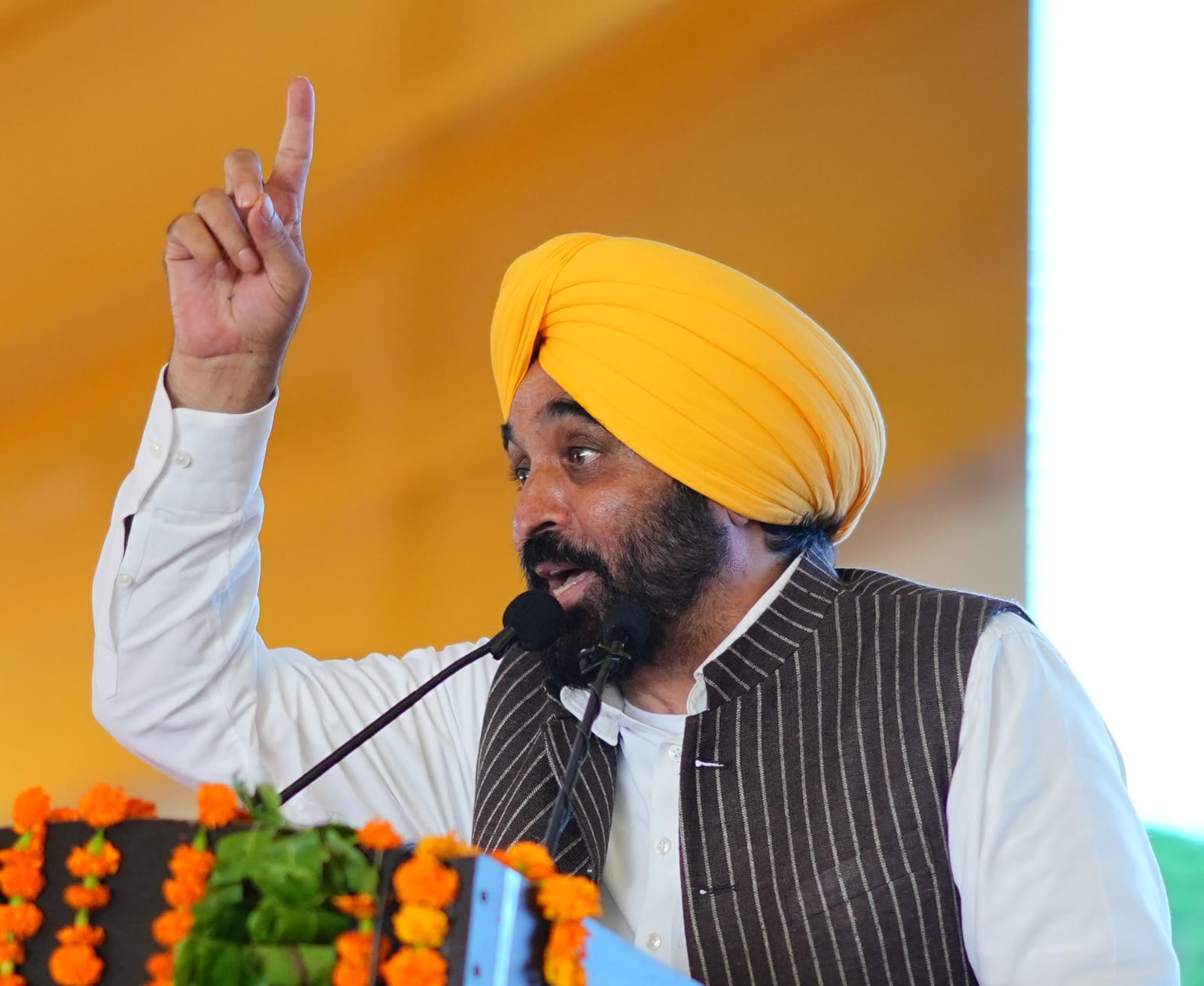 REALIZE DREAMS OF SHAHEED-E-AZAM BY SUPPORTING OUR WAR AGAINST DRUGS AND CORRUPTION- CM GIVES CLARION CALL TO PEOPLE