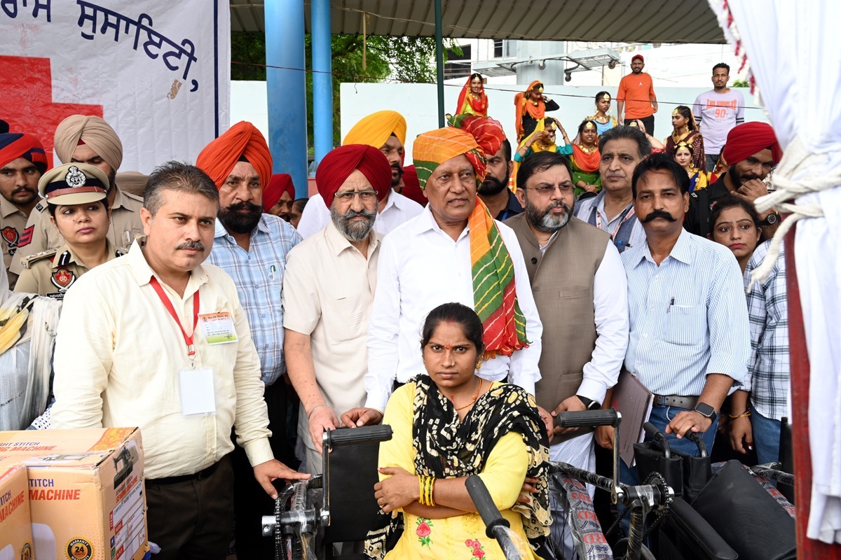 BARINDER KUMAR GOYAL HOISTS TRICOLOUR IN BATHINDA