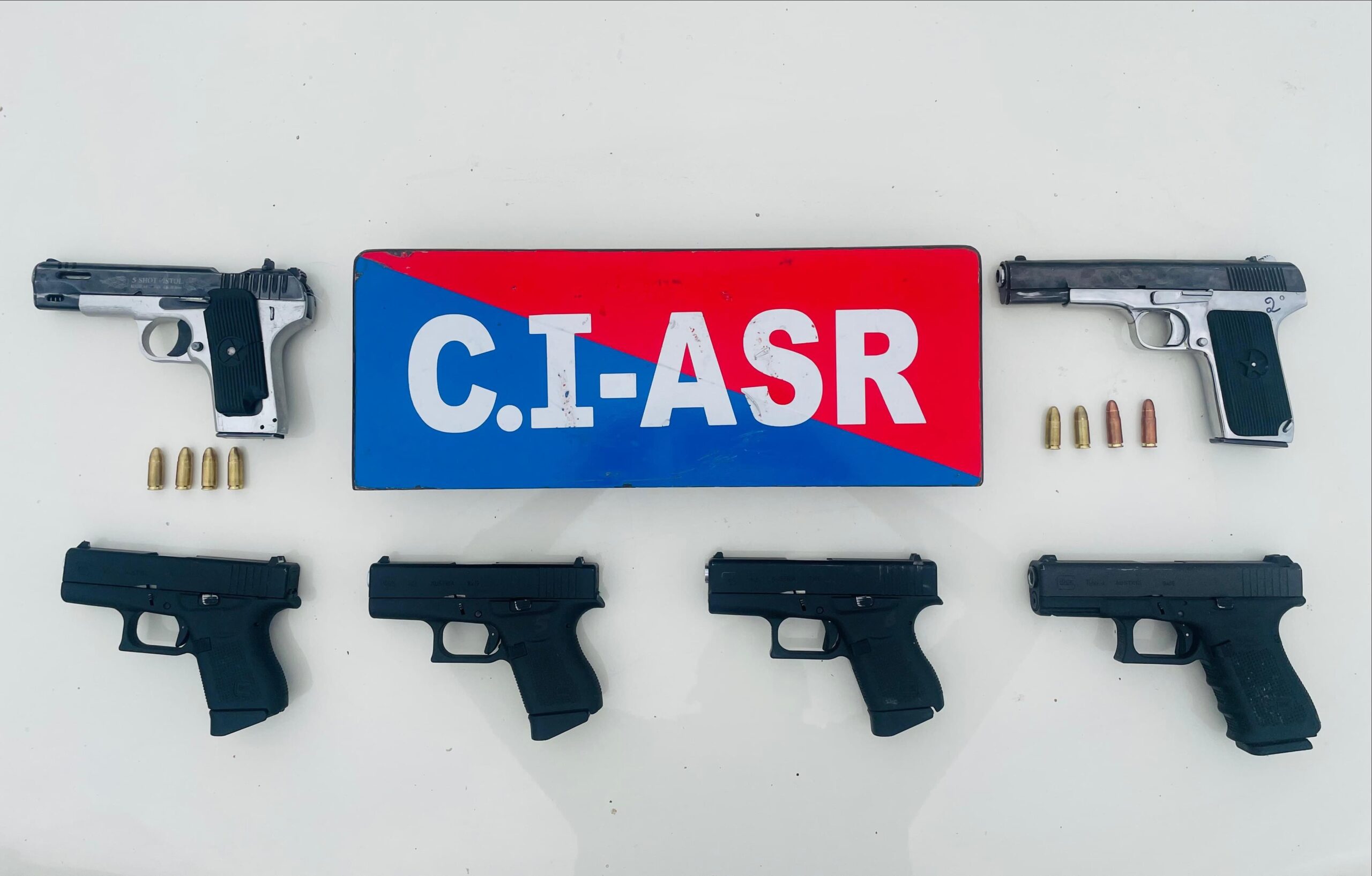 FIVE HELD WITH SIX SOPHISTICATED PISTOLS IN AMRITSAR