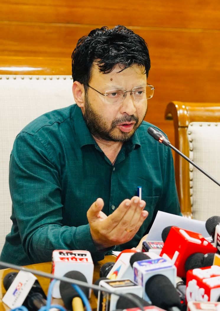 CLEANLINESS DRIVE IN URBAN AREAS PICKS PACE AS ROADS, DRAINS, STREETLIGHTS AND WATER SUPPLY NETWORKS GET RAPID REPAIRS: DR. RAVJOT SINGH