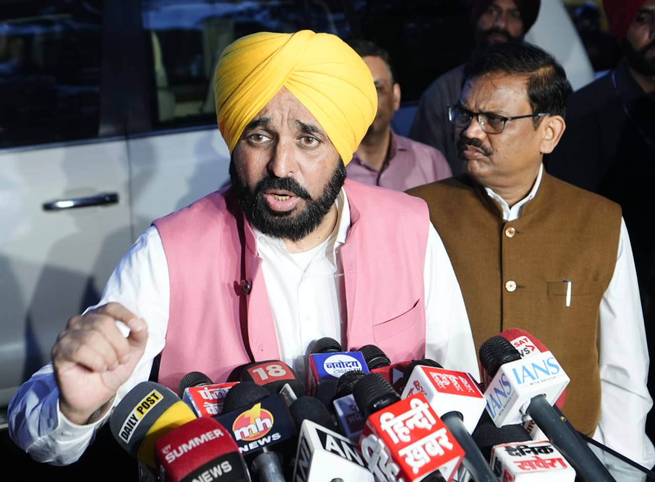 CM CALLS ON AMIT SHAH, SEEKS SPECIAL PACKAGE FOR FLOOD RAVAGED PUNJAB