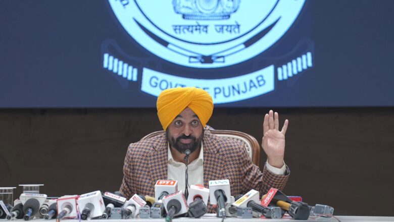 ਮੁੱਖ ਮੰਤਰੀ ਭਗਵੰਤ ਸਿੰਘ ਮਾਨ ਨੇ ਸ਼੍ਰੋਮਣੀ ਕਮੇਟੀ ਅਤੇ ਅਕਾਲੀ ਦਲ ਨੂੰ ਸ੍ਰੀ ਅਕਾਲ ਤਖ਼ਤ ਸਾਹਿਬ ਅਤੇ ਪੰਥ ਨੂੰ ਆਪਣੇ ਮਾੜੇ ਕੰਮਾਂ ਦੀ ਢਾਲ ਵਜੋਂ ਵਰਤਣ ਲਈ ਆੜੇ ਹੱਥੀਂ ਲਿਆ