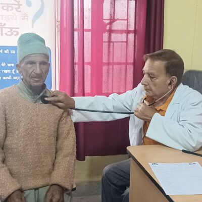 मॉडल मतदान केंद्र रंधाड़ा में स्वास्थ्य सेवाओं की अनूठी पहल