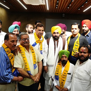 Chief Minister Bhagwant Mann got all the leaders inducted into the party, welcomed them