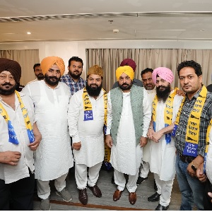 Aam Aadmi Party gets a big boost in many Lok Sabha constituencies of Punjab, many big leaders of opposition parties join AAP