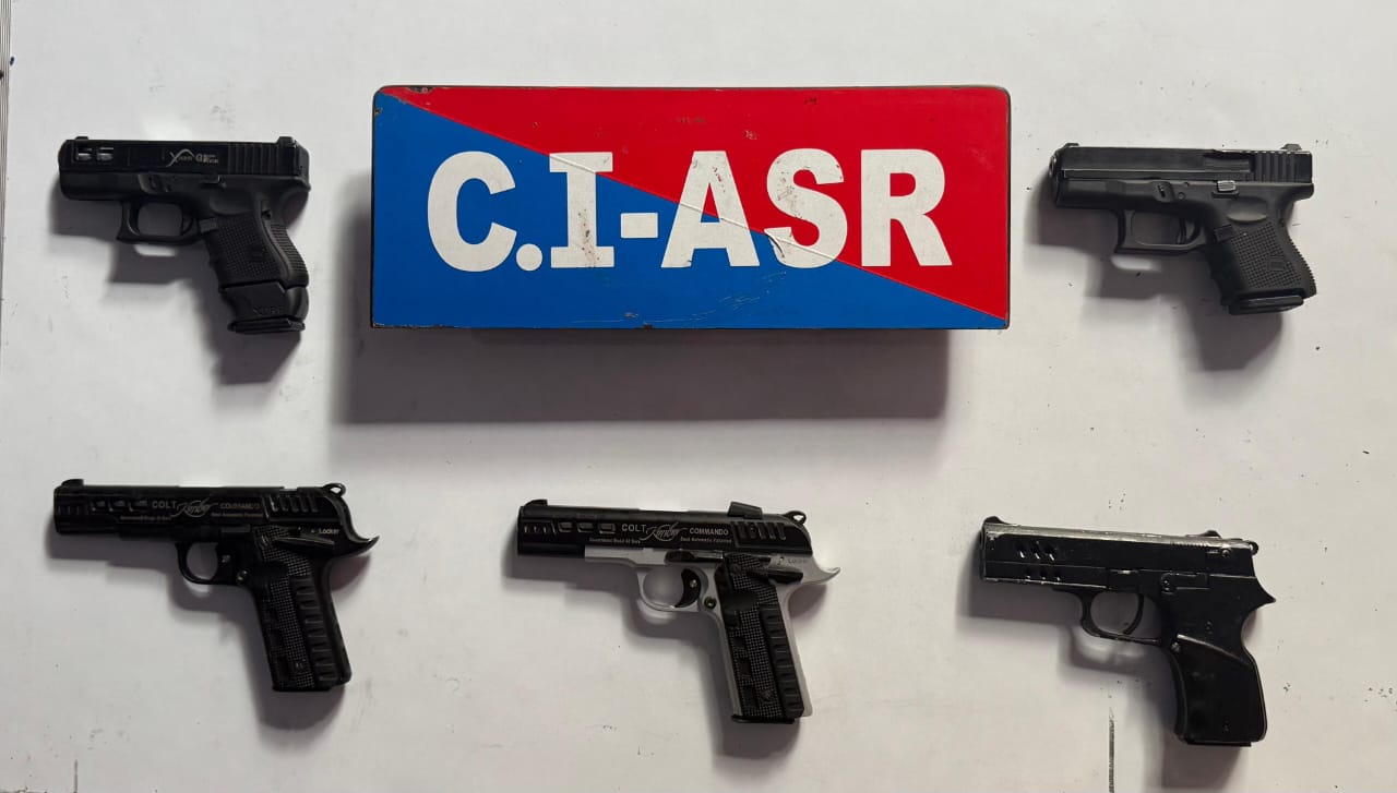 PAK-SMUGGLER’S OPERATIVE HELD WITH FIVE SOPHISTICATED PISTOLS IN AMRITSAR