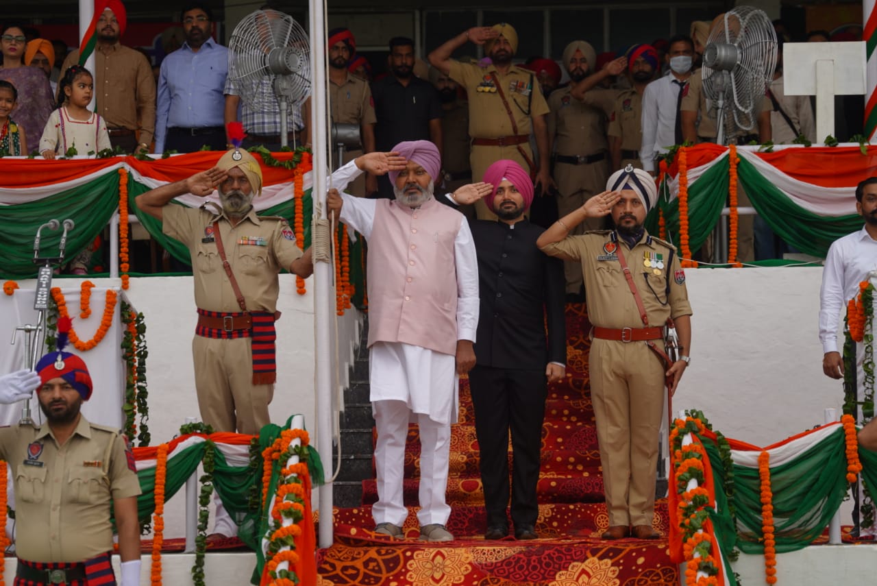 Finance Minister Harpal Singh Cheema Hoists Tricolor at 79th Independence Day Celebration in Rupnagar