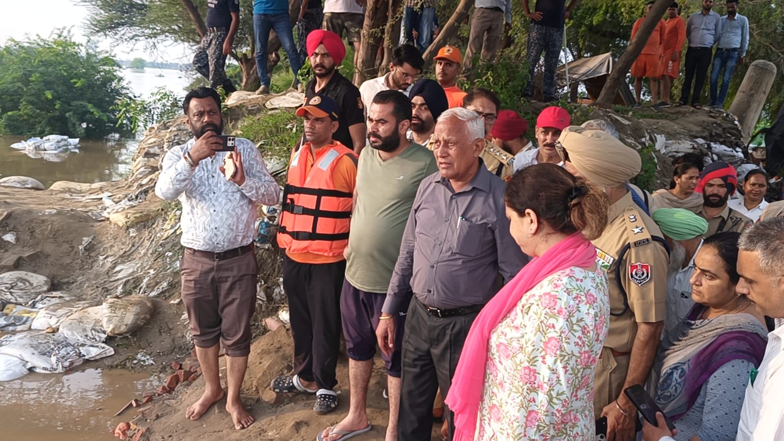 CENTRE AND NEIGHBOURING STATES TURNING BLIND EYE TO PUNJAB IN HOUR OF NEED, LAMENTS BARINDER KUMAR GOYAL