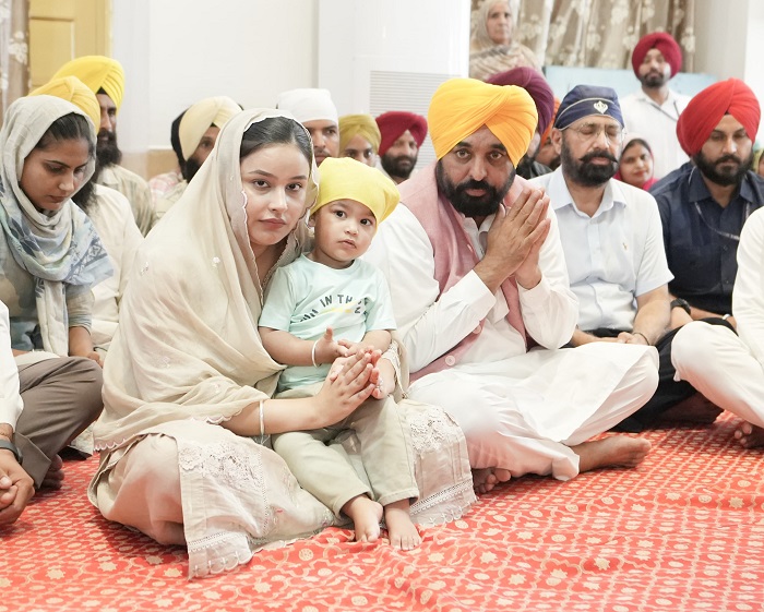 CM Pays Obeisance at Gurudwara Sri Katalgarh Sahib