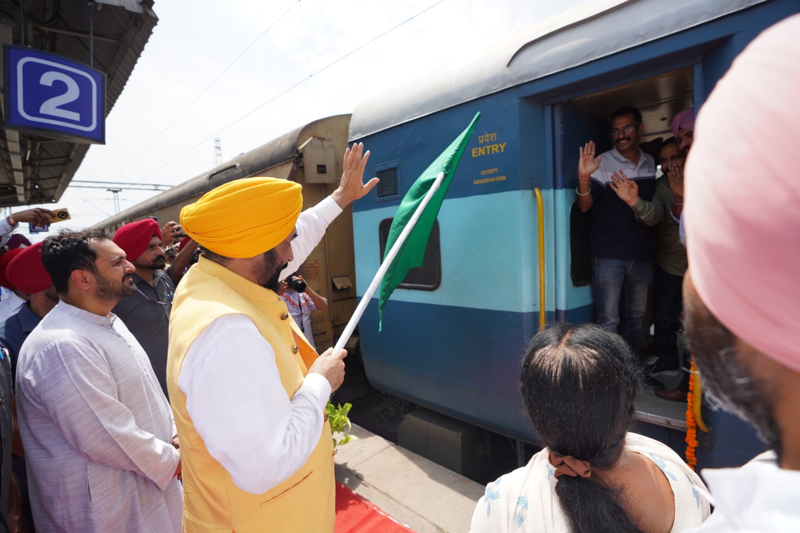 CM FLAGS OFF FIRST TRAIN WITH 500 WOMEN SARPANCH/ PANCHS TO TAKHT SRI HAZUR SAHIB NANDED