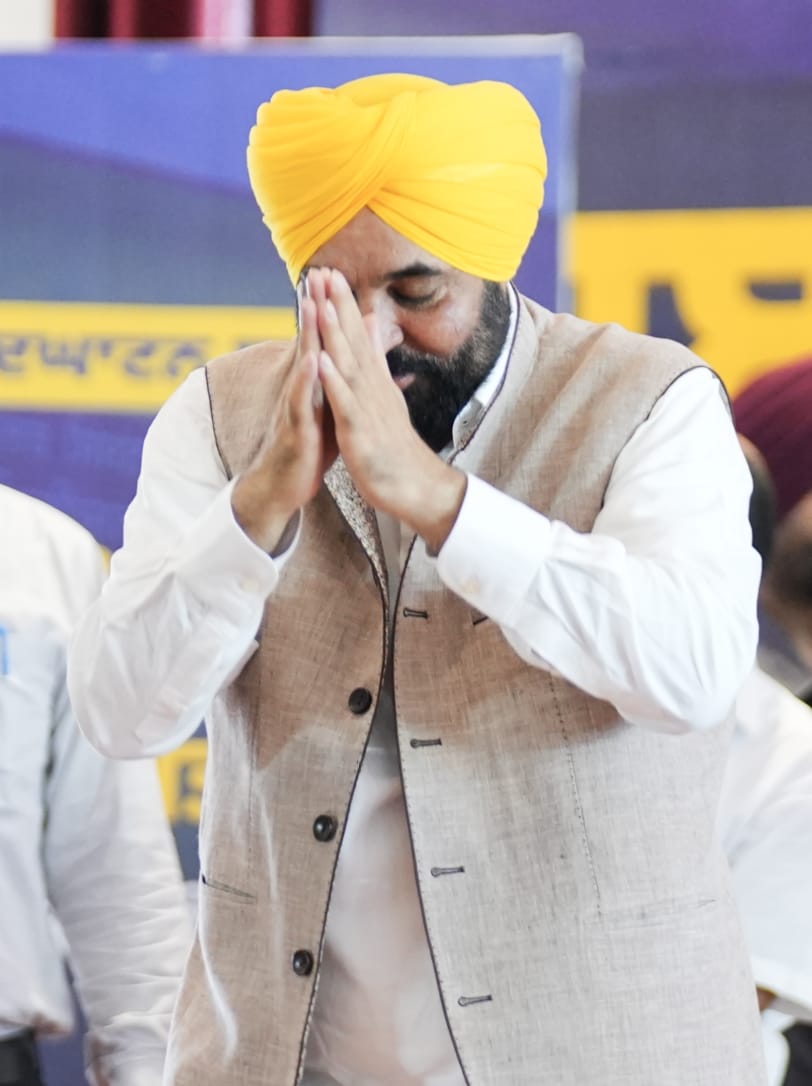 STOP BOASTING ABOUT YOUR FAKE ACHIEVEMENTS AND OWE RESPONSIBILITY OF BARGARI INCIDENT AND DEATH DUE TO DRUGS: CM TELLS SUKHBIR