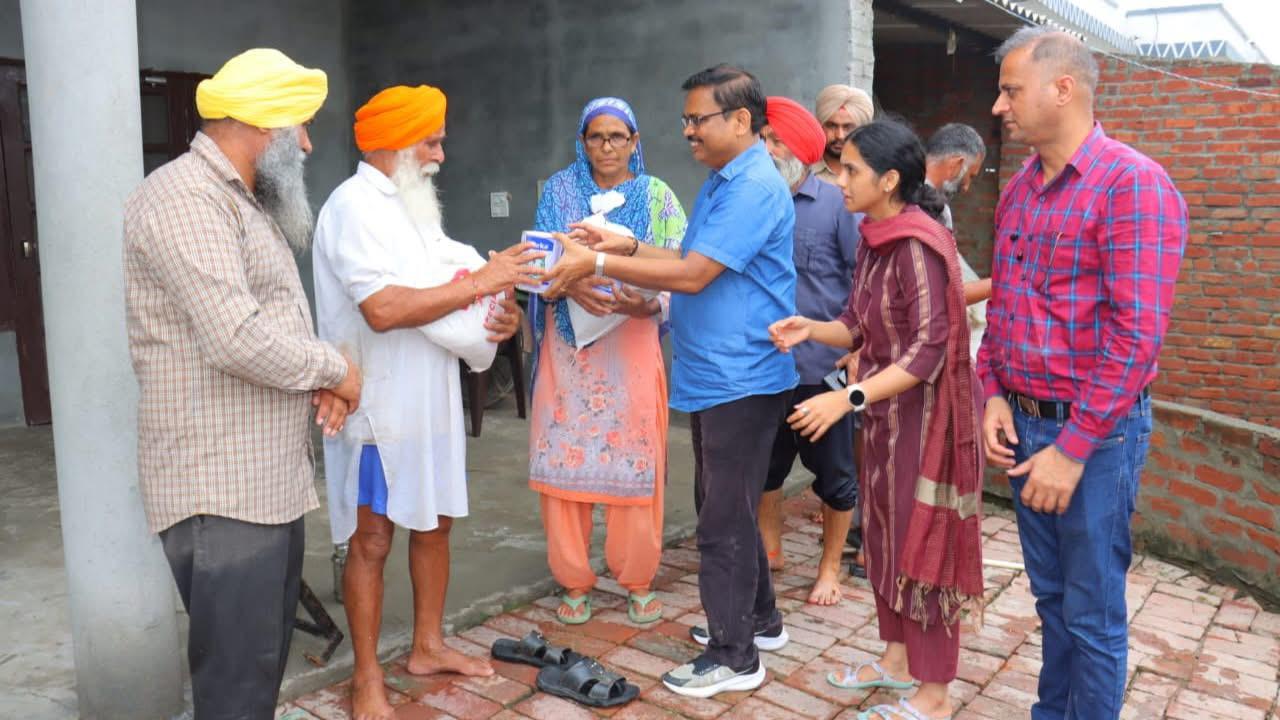 Chief Secretary visits flood-affected areas in Amritsar and Pathankot