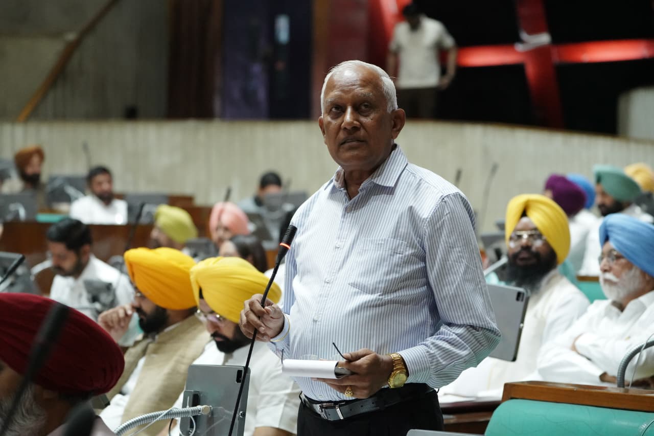 BARINDER KUMAR GOYAL PRESENTS RESOLUTION DEMANDING RS.20K-CR SPECIAL PACKAGE, SLAMING UNION GOVT’S LACKADAISICAL & STEP-MOTHERLY APPROACH