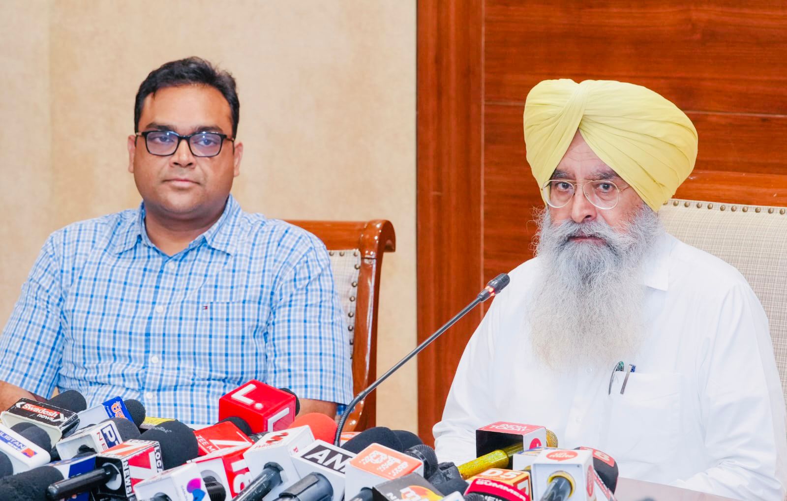 SOWING HOPE: PUNJAB GOVT TO DISTRIBUTE 2 LAKH QUINTALS OF FREE WHEAT SEEDS TO FLOOD-HIT FARMERS
