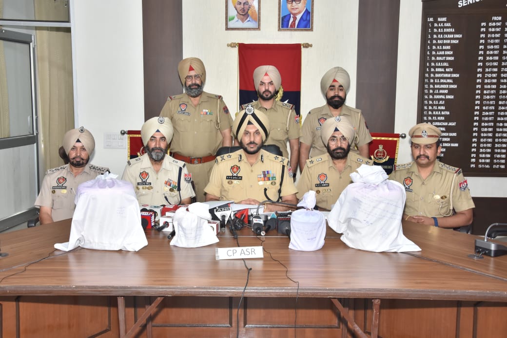 TWO WOMEN DRUG SMUGGLERS AMONG SIX HELD WITH 9KG HEROIN IN AMRITSAR
