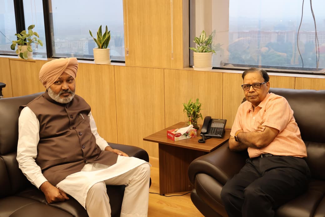 PUNJAB DELEGATION CALLS ON 16TH FINANCE COMMISSION CHAIRMAN; SEEKS SPECIAL REHABILITATION PACKAGE AFTER RS 20,000 CRORE FLOOD DAMAGE