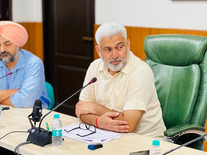 Ensure adequate medical facilities & hygenic conditions in mandis of flood ravaged areas: Lal Chand Kataruchak