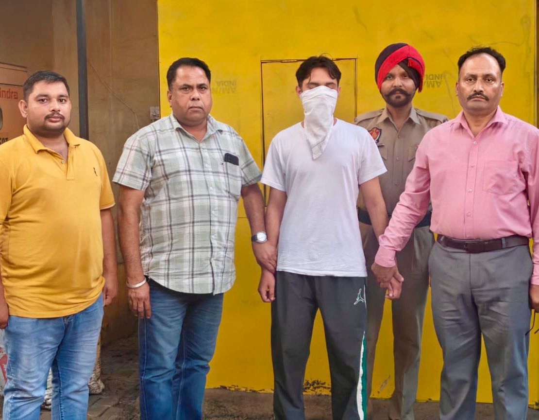 Zero tolerance against corruption : Vigilance Bureau nabs private person taking Rs 20000 bribe