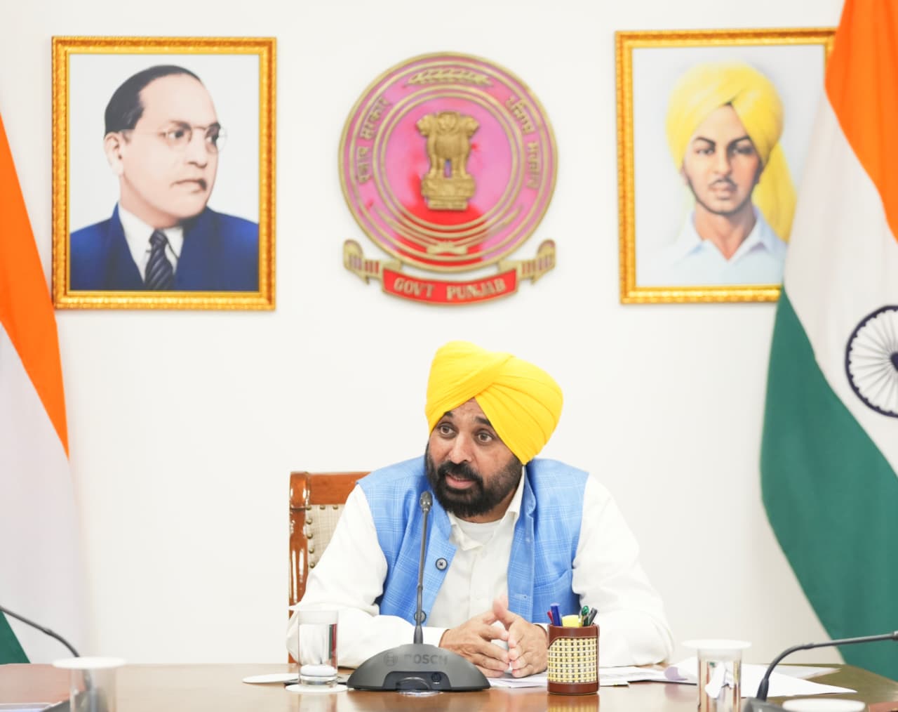 ENSURE GOOD HEALTH OF  HUMAN AND CATTLE IN FLOOD AFFECTED AREAS: CM TO OFFICERS