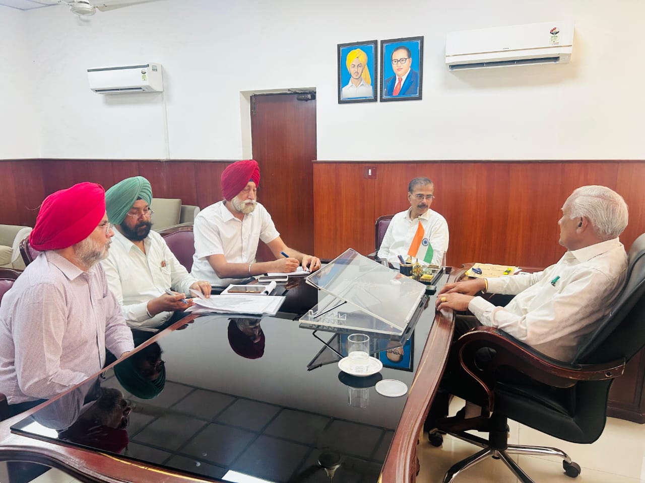 EXPEDITE RIVERS’ BREACH PLUGGING WORKS, INSTRUCTS BARINDER KUMAR GOYAL