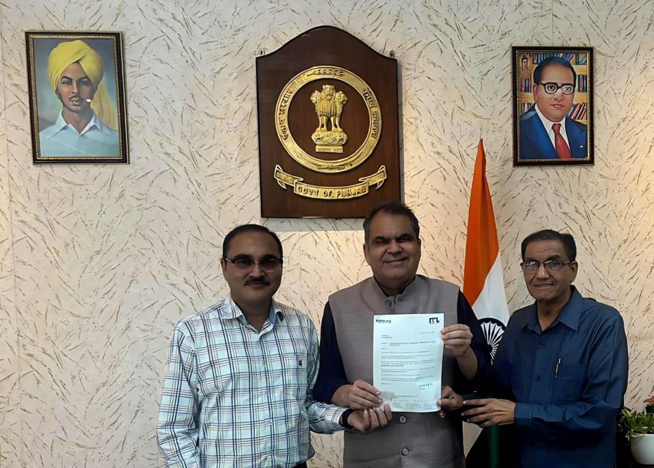 Sonalika Group helps to the tune of 4.5 Crores towards flood affected areas