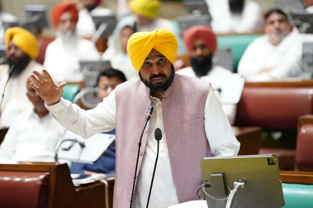 CM ANNOUNCES TO GIVE RS 7200 PER ACRE TO FARMERS UNDER JISDA KHET, USDI RET SCHEME FOR DESILTING IN THEIR FARMS