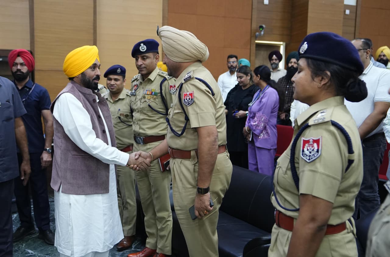 FOR THE FIRST TIME NUMBER OF COPS TO CROSS ONE LAKH MARK IN PUNJAB: CM