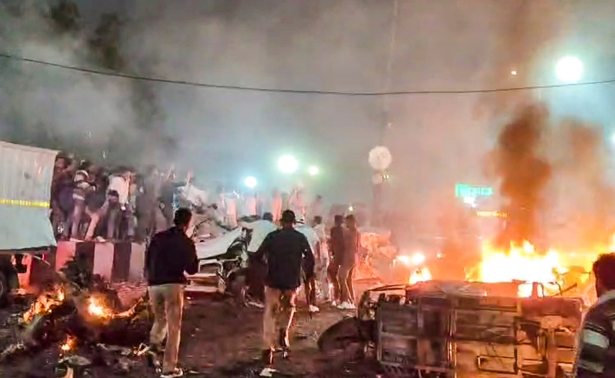 High-Intensity Car Blast Near Red Fort Metro Station, New Delhi