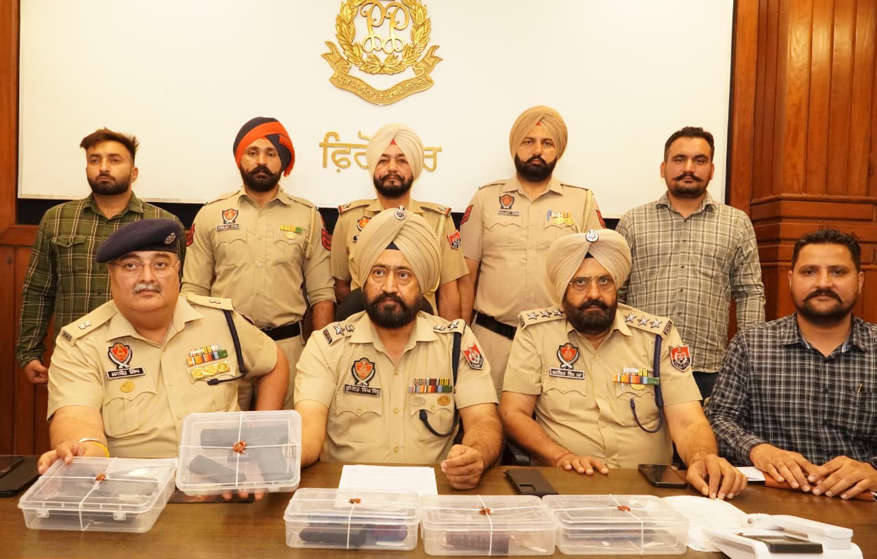 CROSS BORDER WEAPON SMUGGLING NETWORK BUSTED IN FEROZEPUR; TWO HELD WITH FOUR GLOCK PISTOLS