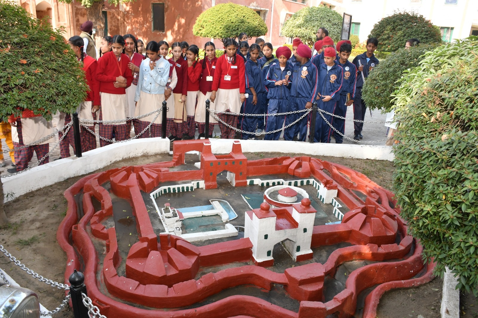 450 CHILDREN VISIT PPA PHILLAUR UNDER STUDENT POLICE CADET SCHEME