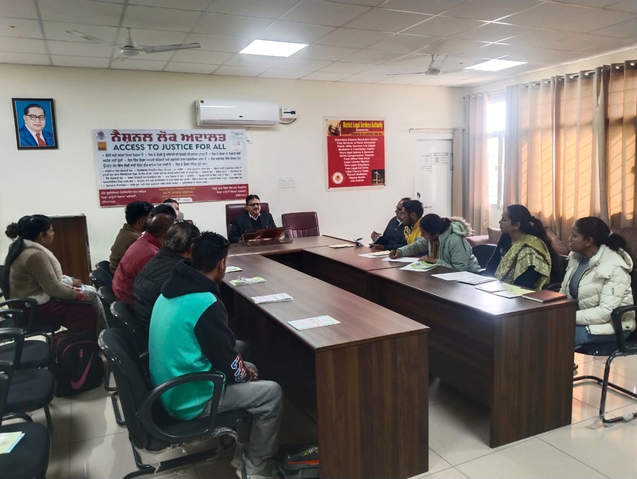 ਨਵੇਂ ਭਰਤੀ ਕੀਤੇ ਗਏ ਪੈਰਾ ਲੀਗਲ ਵਲੰਟੀਅਰਾਂ ਨੂੰ ਦਿੱਤੀ ਟ੍ਰੇਨਿੰਗ