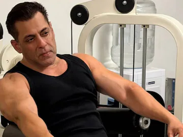 ਸਲਮਾਨ ਖਾਨ ਨੇ ਜਨਮ ਦਿਨ ਤੋਂ ਪਹਿਲਾਂ ਸੋਸ਼ਲ ਮੀਡਿਆ ‘ਤੇ ਪਾਈ ਜਿੰਮ ਦੀ ਪੋਸਟ, ਕਿਹਾ “ਕਾਸ਼ ਮੈਂ ਵੀ 60 ਸਾਲ ਦਾ ਹੋ ਸਕਦਾ…” 