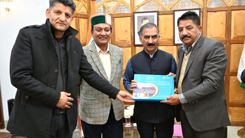 ਦਵਿੰਦਰ ਸਿੰਘ ਸ਼ਿਆਮ ਨੇ ਮੁੱਖ ਮੰਤਰੀ ਨੂੰ ਇੱਕ ਕੌਫੀ ਟੇਬਲ ਬੁੱਕ ਕੀਤੀ ਭੇਟ