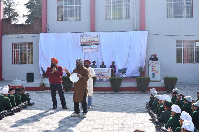 ਜਿਲਾ ਕਾਨੂੰਨੀ ਸੇਵਾਵਾਂ ਅਥਾਰਟੀ, ਰੂਪਨਗਰ ਵੱਲੋਂ ਨਸ਼ਾ ਮੁਕਤੀ ਮੁਹਿੰਮ ਅਧੀਨ ਕੀਡਸ ਪੈਰਾਡਾਈਸ ਸਕੂਲ ਰੰਗੀਲਪੁਰ ਵਿੱਚ ਨੁੱਕੜ ਨਾਟਕ ਆਯੋਜਿਤ