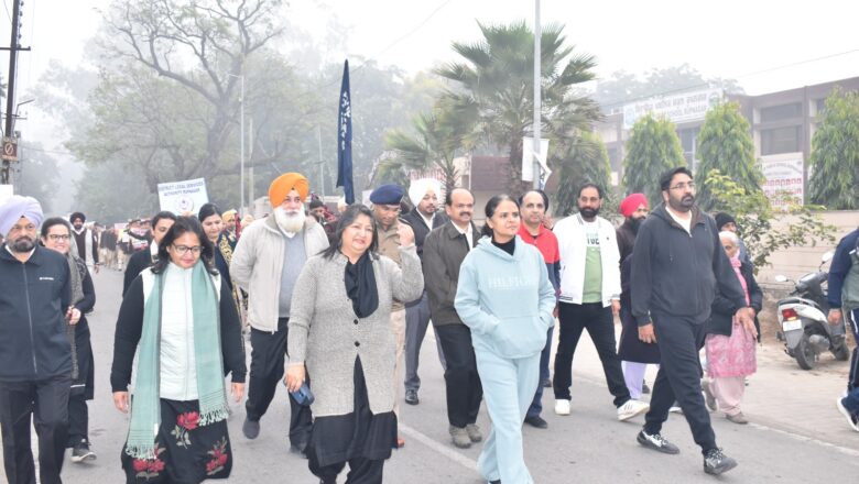 ਨਸ਼ਿਆਂ ਵਿਰੁੱਧ ਜਾਗਰੂਕਤਾ ਰੈਲੀ ਨੂੰ ਜ਼ਿਲ੍ਹਾ ਤੇ ਸੈਸ਼ਨ ਜੱਜ ਮਨਜੋਤ ਕੌਰ ਨੇ ਹਰੀ ਝੰਡੀ ਦੇ ਕੇ ਕੀਤਾ ਰਵਾਨਾ