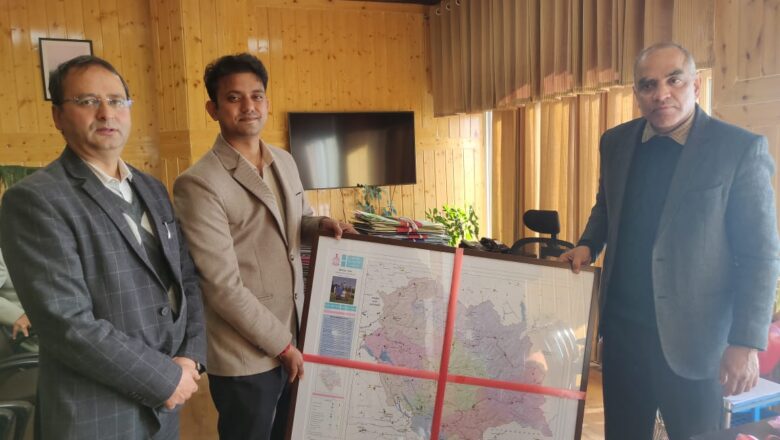 ਕੇ.ਕੇ. ਪੰਤ ਨੇ ਜੀਓਡੇਟਿਕ ਸੰਪਤੀਆਂ ਰਜਿਸਟਰ ਅਤੇ ਜੀਓਡੇਟਿਕ ਨਕਸ਼ਾ ਜਾਰੀ ਕੀਤਾ