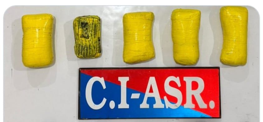 CROSS-BORDER NARCOTICS SMUGGLING NETWORK BUSTED IN AMRITSAR; ONE HELD WITH 5KG  HEROIN