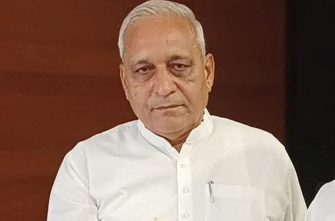 ਮੰਤਰੀ ਰਣਬੀਰ ਗੰਗਵਾ ਨੇ ਰਾਸ਼ਟਰੀ ਪੇਂਟਿੰਗ ਵਰਕਸ਼ਾਪ ਵਿੱਚ ਹਿੱਸਾ ਲੈਣ ਵਾਲੇ ਕਲਾਕਾਰਾਂ ਨੂੰ ਉਤਸ਼ਾਹਿਤ ਕੀਤਾ।