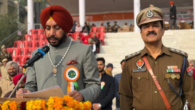 ਬਟਾਲਾ ਵਿਖੇ ਪੂਰੇ ਉਤਸ਼ਾਹ ਨਾਲ ਮਨਾਇਆ ਗਿਆ ਗਣਤੰਤਰ ਦਿਵਸ