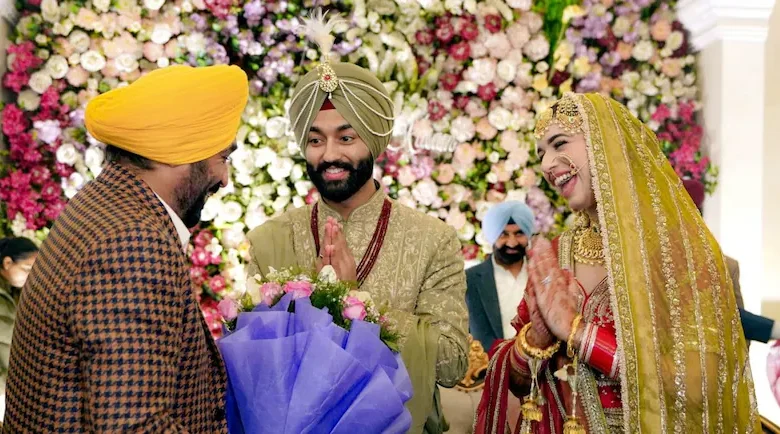 ਵਿਆਹ ਦੇ ਬੰਧਨ ‘ਚ ਬੱਝੀ ਆਪ ਵਿਧਾਇਕ ਅਤੇ ਗਾਇਕ ਬਲਕਾਰ ਸਿੱਧੂ ਦੀ ਬੇਟੀ, ਪਰਿਵਾਰਕ ਸਮਾਗਮ ਬਣਿਆ ਖਾਸ ਆਕਰਸ਼ਣ