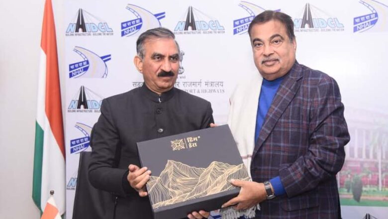 मुख्यमंत्री ने केंद्रीय सड़क परिवहन एवं राजमार्ग मंत्री से भेंट की