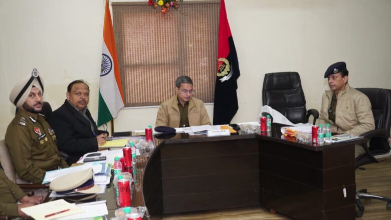 ਗੈਂਗਸਟਰਾਂ ‘ਤੇ ਵਾਰ: ਡੀਜੀਪੀ ਪੰਜਾਬ ਨੇ ਸਰਹੱਦੀ ਜ਼ਿਲ੍ਹਿਆਂ ਵਿੱਚ ਗੈਂਗਸਟਰਾਂ ਵਿਰੁੱਧ ਚੱਲ ਰਹੀਆਂ ਕਾਰਵਾਈਆਂ ਦੀ ਕੀਤੀ ਸਮੀਖਿਆ