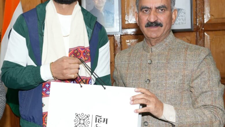 ਪੰਜਾਬੀ ਗਾਇਕ ਗੈਰੀ ਸੰਧੂ ਨੇ ਮੁੱਖ ਮੰਤਰੀ ਨਾਲ ਕੀਤੀ ਮੁਲਾਕਾਤ