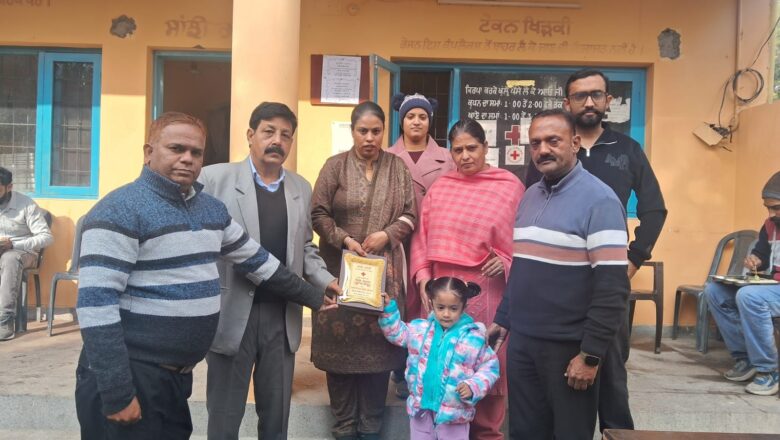 ਸ਼੍ਰੀਮਤੀ ਤ੍ਰਿਸ਼ਲਾ ਜੈਨ ਪਤਨੀ ਸ਼੍ਰੀ ਅਸ਼ੋਕ ਕੁਮਾਰ ਜੈਨ ਅਤੇ ਸ਼੍ਰੀ ਰਮਨ ਵਾਲੀਆ  ਨੇ ਸਾਂਝੀ ਰਸੋਈ ‘ਚ ਪਾਇਆ 10,200/- ਰੁਪਏ ਦਾ ਯੋਗਦਾਨ