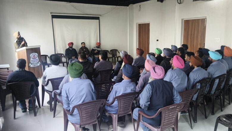 ਸੇਫ਼ ਸਕੂਲ ਵਾਹਨ ਪਾਲਿਸੀ ਤਹਿਤ ਸਕੂਲੀ ਵਾਹਨਾਂ ਦੀ ਚੈਕਿੰਗ