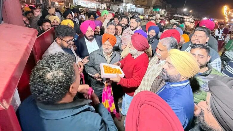ਵਿਧਾਇਕ ਸ਼ੈਰੀ ਕਲਸੀ ਨੇ ਗੁਰਦਾਸਪੁਰ ‘ਤੇ ਅਤਿ ਆਧੁਨਿਕ ਕਿਸਮ ਦੀਆਂ ਲੱਗੀਆਂ ਸਟਰੀਟ ਲਾਈਟਾਂ ਸ਼ਹਿਰ ਵਾਸੀਆਂ ਨੂੰ ਕੀਤਾ ਸਮਰਪਿਤ