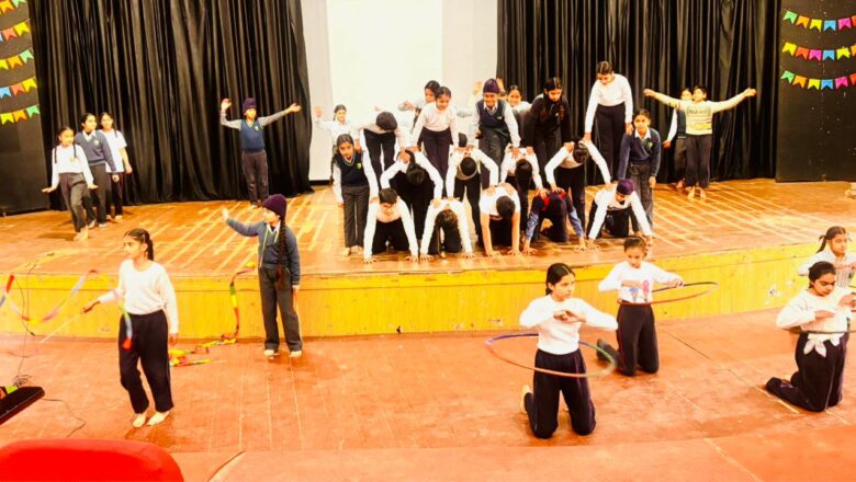 ਸ਼ਿਵ ਕੁਮਾਰ ਬਟਾਲਵੀ ਸੱਭਿਆਚਾਰਕ ਕੇਂਦਰ ਬਟਾਲਾ ਵਿਖੇ ਗਣਤੰਤਰ ਦਿਵਸ ਦੀਆਂ ਤਿਆਰੀਆਂ ਸਬੰਧੀ ਰਿਹਾਸਲ