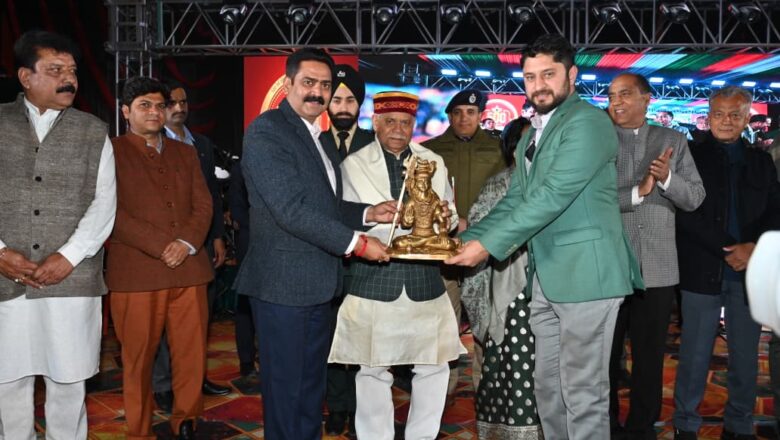 राज्यपाल ने अंतरराष्ट्रीय शिवरात्रि महोत्सव की सांस्कृतिक संध्या में की शिरकत