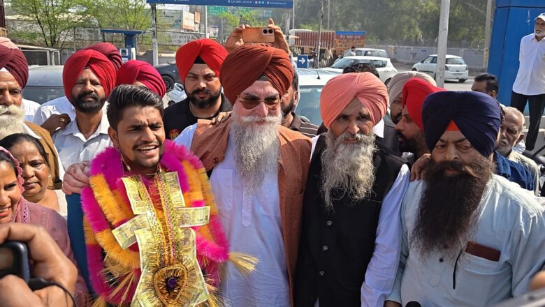 ਰਿਸ਼ੀ ਰਸ਼ਪਾਲ ਨੂੰ ਵਾਈਸ ਆਫ ਪੰਜਾਬ ਵਿੱਚ ਸੈਕਿੰਡ ਰਨਰਅਪ ਆਉਣ ਤੇ ਸਪੀਕਰ ਸੰਧਵਾਂ ਨੇ ਦਿੱਤੀਆਂ ਵਧਾਈਆਂ 